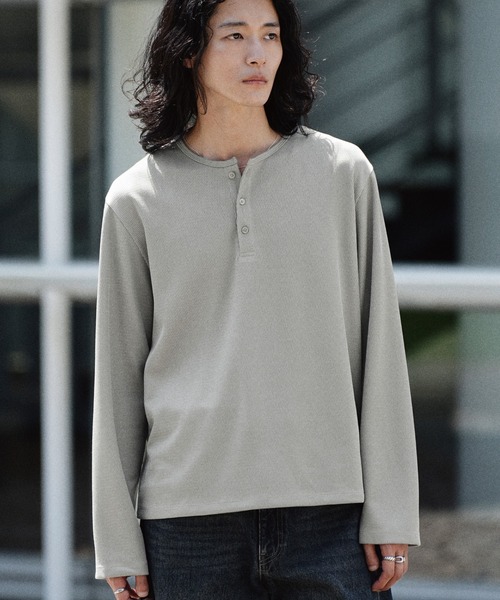 WYM LIDNM(ウィム バイ リドム)の「REFINED WAFFLE HENLEY NECK L/S TEE(Tシャツ/カットソー・メンズ・チャコール/オフホワイト/ブラック/グレイッシュベージュ/グレー・XS/S/M/L)」の3枚目の写真