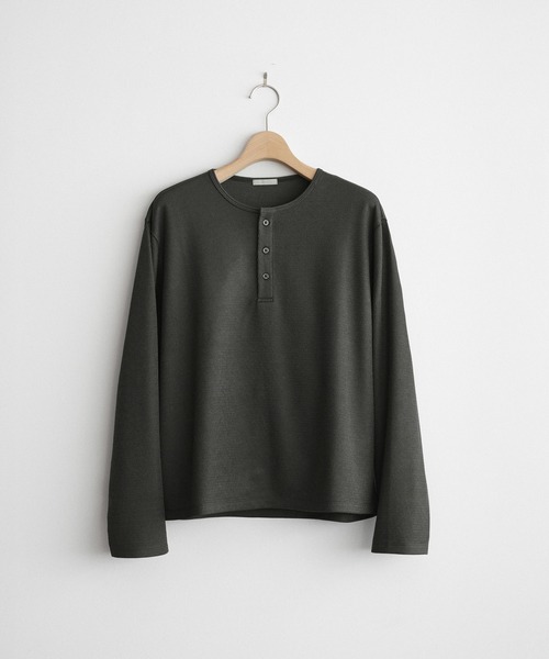 WYM LIDNM（ウィム バイ リドム）の「REFINED WAFFLE HENLEY NECK L/S TEE（Tシャツ/カットソー・メンズ・チャコール/オフホワイト/ブラック/グレイッシュベージュ・XS/S/M/L）」の20枚目の写真