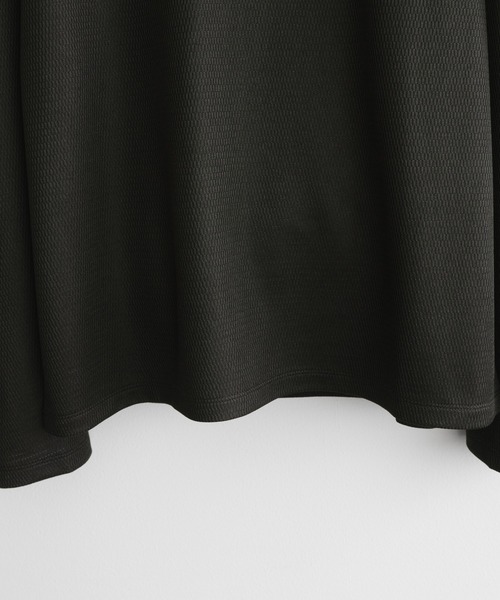 WYM LIDNM（ウィム バイ リドム）の「REFINED WAFFLE HENLEY NECK L/S TEE（Tシャツ/カットソー・メンズ・チャコール/オフホワイト/ブラック/グレイッシュベージュ・XS/S/M/L）」の16枚目の写真