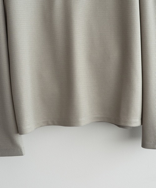 WYM LIDNM（ウィム バイ リドム）の「REFINED WAFFLE HENLEY NECK L/S TEE（Tシャツ/カットソー・メンズ・チャコール/オフホワイト/ブラック/グレイッシュベージュ・XS/S/M/L）」の9枚目の写真
