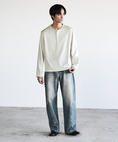 WYM LIDNM（ウィム バイ リドム）の「REFINED WAFFLE HENLEY NECK L/S TEE（Tシャツ/カットソー・メンズ・チャコール/オフホワイト/ブラック/グレイッシュベージュ・XS/S/M/L）」の5枚目の写真