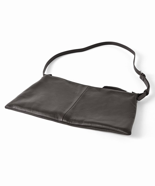 STYLE DELI(スタイルデリ)の「【DELI by】ソフトドレープ・リアルレザースリムショルダーバッグ(ショルダーバッグ・レディース・ブラック/ダークブラウン・FREE)」の14枚目の写真