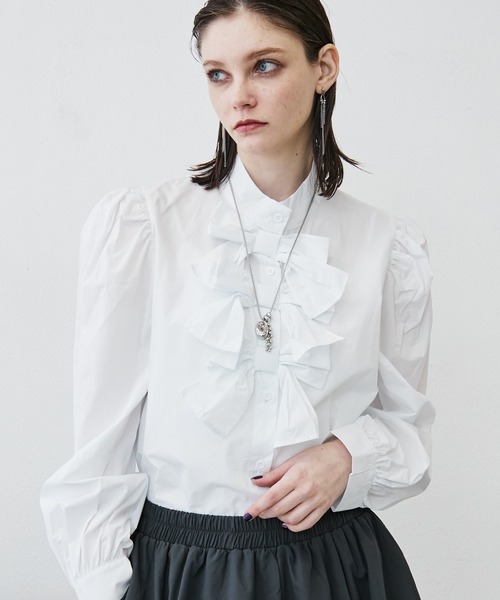 MONOe（モノエ）の「【上品ガーリー】トリプルリボンシャツブラウス（シャツ/ブラウス・レディース・ホワイト/ブルー/ブラック・FREE）」の2枚目の写真