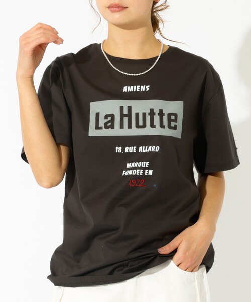 Rouge vif la cle（ルージュヴィフラクレ）の「【La Hutte / ラ ユット】ロゴTシャツ / プリントTシャツ / 半袖（Tシャツ/カットソー・レディース・ホワイト系その他2/ブラック系その他/ホワイト系その他・フリー）」の3枚目の写真