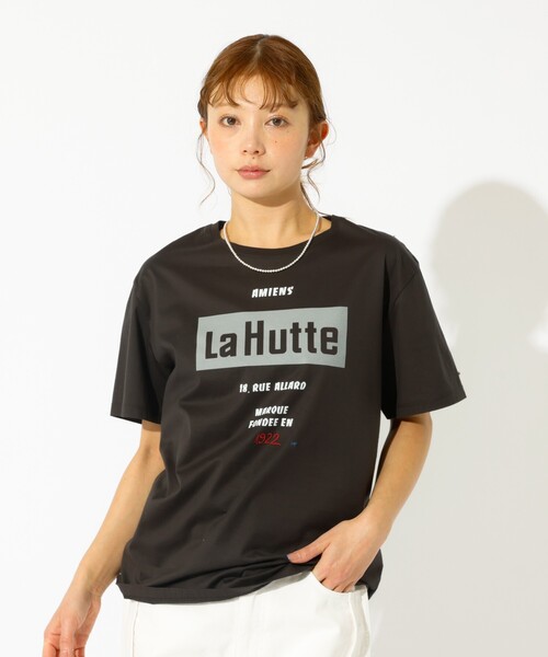 Rouge vif la cle（ルージュヴィフラクレ）の「【La Hutte / ラ ユット】ロゴTシャツ / プリントTシャツ / 半袖（Tシャツ/カットソー・レディース・ホワイト系その他2/ブラック系その他/ホワイト系その他・フリー）」の10枚目の写真