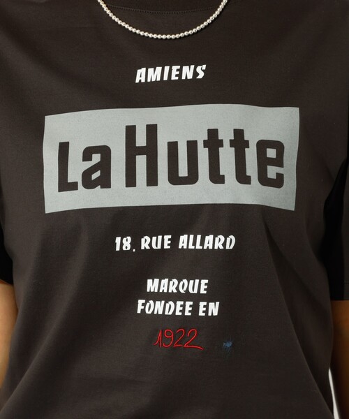 Rouge vif la cle（ルージュヴィフラクレ）の「【La Hutte / ラ ユット】ロゴTシャツ / プリントTシャツ / 半袖（Tシャツ/カットソー・レディース・ホワイト系その他2/ブラック系その他/ホワイト系その他・フリー）」の14枚目の写真
