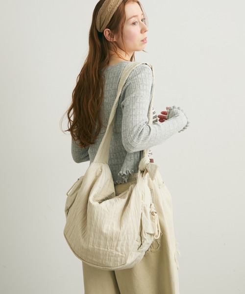 Crisp（クリスプ）の「サイドポケットステッチショルダーバッグ（ショルダーバッグ・レディース・アイボリー/ブラック・FREE）」の15枚目の写真