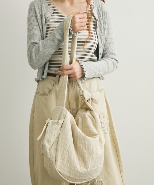 Crisp（クリスプ）の「サイドポケットステッチショルダーバッグ（ショルダーバッグ・レディース・アイボリー/ブラック・FREE）」の19枚目の写真