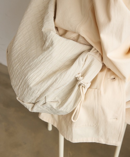 Crisp（クリスプ）の「サイドポケットステッチショルダーバッグ（ショルダーバッグ・レディース・アイボリー/ブラック・FREE）」の12枚目の写真