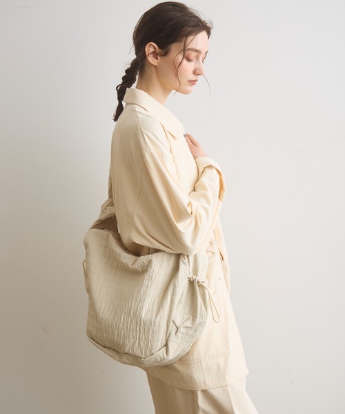 Crisp（クリスプ）の「サイドポケットステッチショルダーバッグ（ショルダーバッグ・レディース・アイボリー/ブラック・FREE）」の10枚目の写真