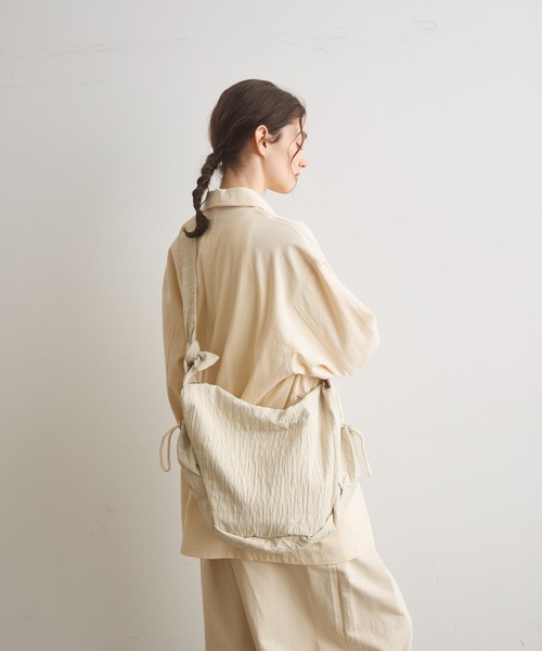 Crisp（クリスプ）の「サイドポケットステッチショルダーバッグ（ショルダーバッグ・レディース・アイボリー/ブラック・FREE）」の11枚目の写真