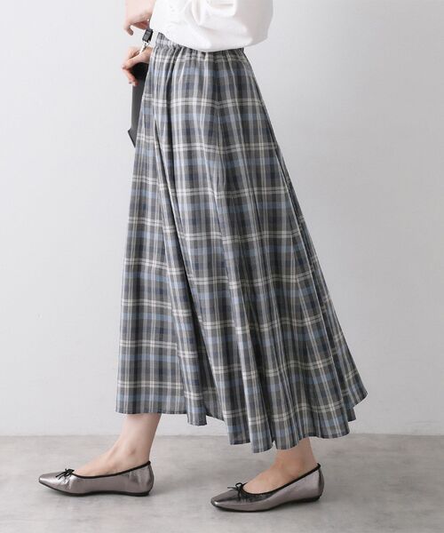 Dessin(デッサン)の「【ウエストゴム/洗える】映えチェック柄スカート(スカート・レディース・チャコールグレー/レッド系/モスグリーン系1・03/02/01/00)」の1枚目の写真