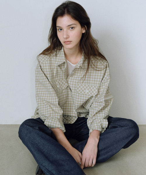 URAGO(ユラーゴ)の「Two pocket check shirt(シャツ/ブラウス・レディース・パープル/カーキ・FREE)」の4枚目の写真