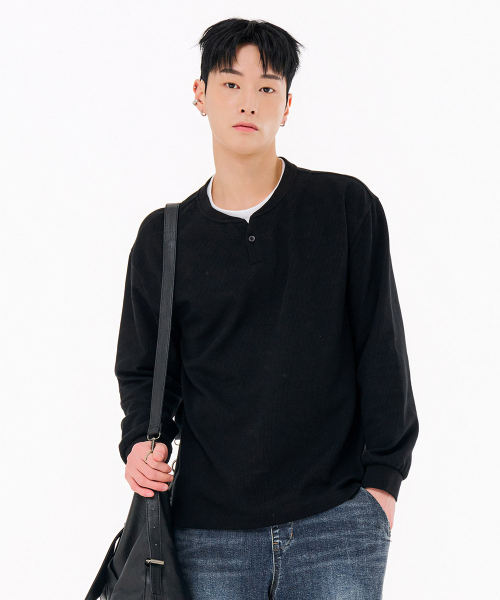 CHASECULT(チェイスカルト)の「男性ネック変形レイヤード長袖Tシャツ-FARK5114B03(Tシャツ/カットソー・メンズ・ブラック・95/100/105/110)」の4枚目の写真