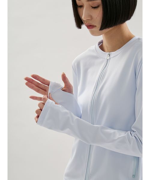 emmi（エミ）の「【Sustainaretch】ジップアップトップス/UVカット/接触冷感（Tシャツ/カットソー・レディース・ライトブルー/ブラック/ピンク・F）」の16枚目の写真
