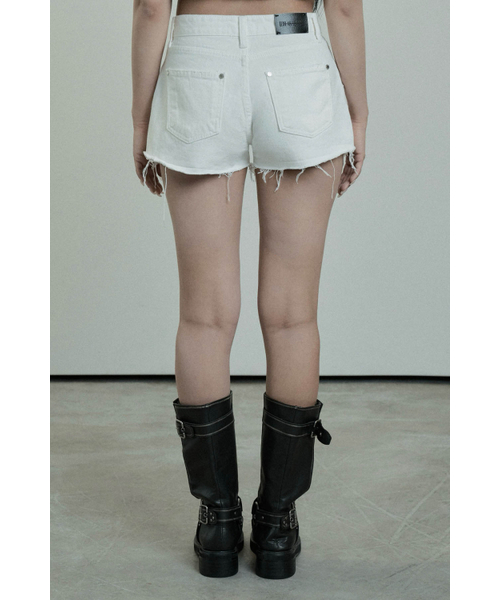 ETRE AU SOMMET（エトレオソメ）の「Rivet Damage Keyring Shorts pants (White)（その他パンツ・レディース・その他・1/2）」の3枚目の写真