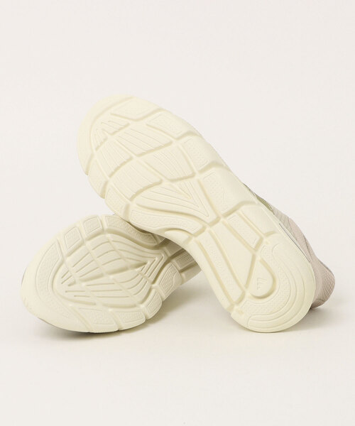adidas(アディダス)の「【adidas】CF FLEX RAPIDFIT(スニーカー・レディース・ベージュ・23.0cm/23.5cm/24.0cm/24.5cm/25.0cm)」の3枚目の写真