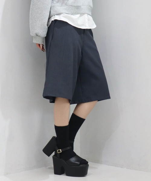CECIL McBEE（セシルマクビー）の「ストレッチバミューダパンツ（その他パンツ・レディース・チャコールグレー/ブラック・LARGE/MEDIUM）」の6枚目の写真