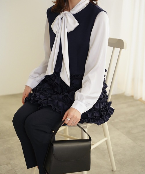HUIT bouquet(ユイット)の「サテン ボウタイ ブラウス HUIT(シャツ/ブラウス・レディース・ホワイト/ピンクベージュ/ブラック・M)」の6枚目の写真