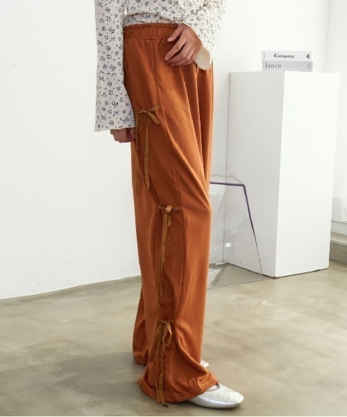 VIBGYOR(ヴィブジョー)の「【TUNE】サイドリボンスウエットパンツ(スウェットパンツ・レディース・ブラウン/ブラック/グレー・FREE)」の5枚目の写真