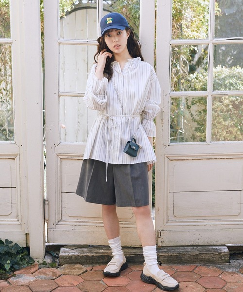 earth music&ecology（アースミュージックアンドエコロジー）の「バミューダパンツ（その他パンツ・レディース・グレー/ブラック/ベージュ・S/M）」の17枚目の写真