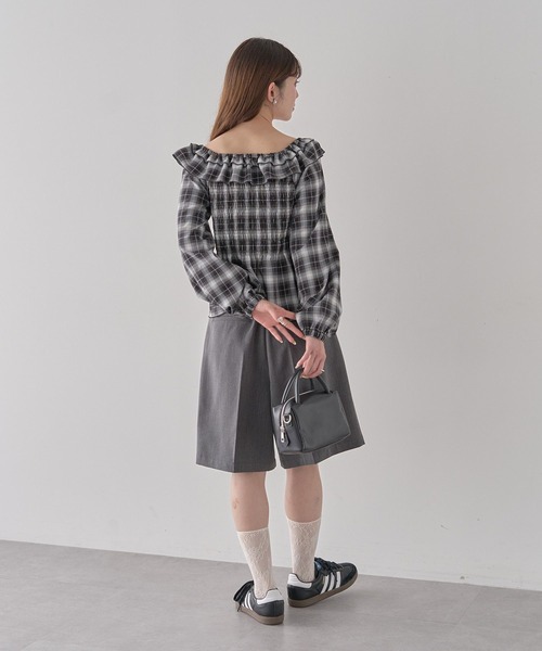 earth music&ecology（アースミュージックアンドエコロジー）の「バミューダパンツ（その他パンツ・レディース・グレー/ブラック/ベージュ・S/M）」の21枚目の写真