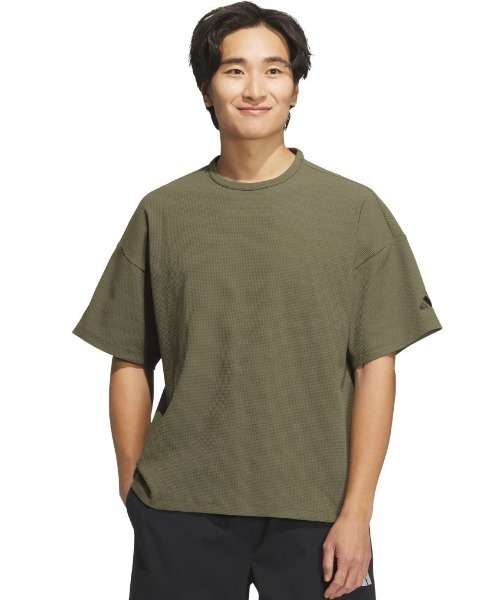 adidas(アディダス)の「アディダス adidas ルーズフィット ワッフルファブリック 半袖Tシャツ(Tシャツ/カットソー・メンズ・オリーブ/ブラック/グリーン・S/M/3L/LL/L)」の1枚目の写真