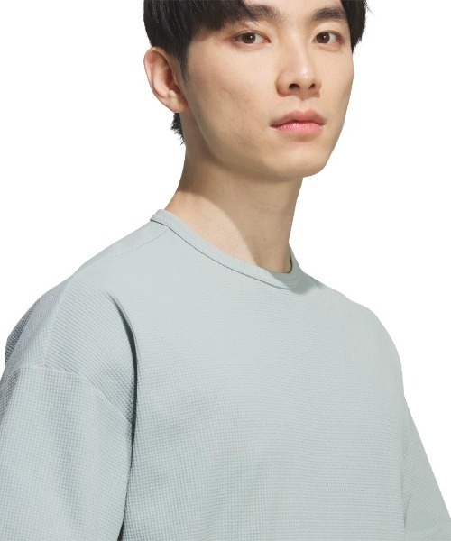 adidas(アディダス)の「アディダス adidas ルーズフィット ワッフルファブリック 半袖Tシャツ(Tシャツ/カットソー・メンズ・オリーブ/ブラック/グリーン・S/M/3L/LL/L)」の15枚目の写真