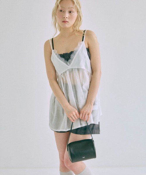 EN NEUME(エンノイム)の「Sheer Lace Gathered Cami(キャミソール・レディース・オフホワイト/ブラック/グレイッシュベージュ/ブラウン・FREE)」の10枚目の写真