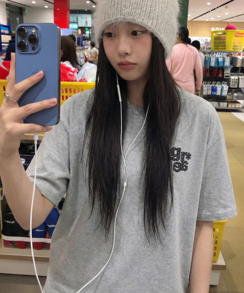 GRAVER（グレーバー）の「[ユニセックス]スモールGRAE-S DOT半袖Tシャツ_4カラー（Tシャツ/カットソー・レディース・ライトグレー/ネイビー/サンドベージュ/ブラック/ホワイト・SMALL/MEDIUM/LARGE/X-SMALL）」の6枚目の写真