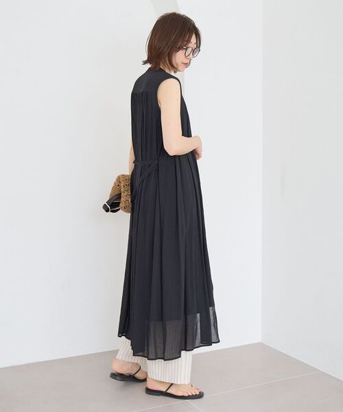 le.coeur blanc(ルクールブラン)の「シアーボイルノースリーブワンピース(ワンピース・レディース・ブラック/ブラウン/ブルー・38)」の10枚目の写真