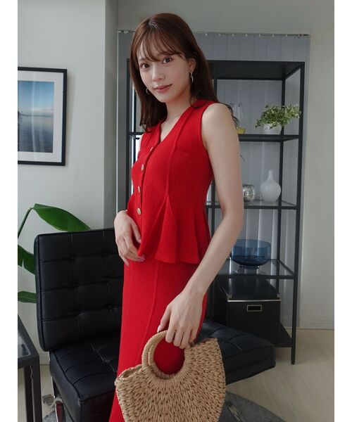 LAGUNAMOON(ラグナムーン)の「ペプラムノースリニットトップス 【夏服】 【セットアップ対応】(ニット/セーター・レディース・ブラック/レッド/ベージュ・FREE)」の16枚目の写真