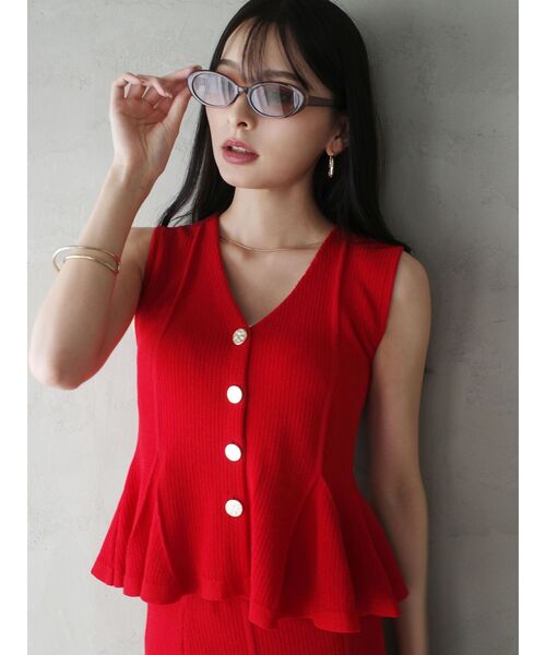 LAGUNAMOON(ラグナムーン)の「ペプラムノースリニットトップス 【夏服】 【セットアップ対応】(ニット/セーター・レディース・ブラック/レッド/ベージュ・FREE)」の7枚目の写真