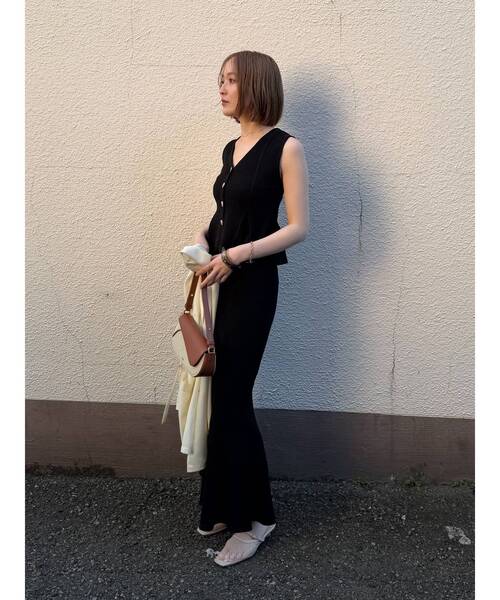 LAGUNAMOON(ラグナムーン)の「ペプラムノースリニットトップス 【夏服】 【セットアップ対応】(ニット/セーター・レディース・ブラック/レッド/ベージュ・FREE)」の15枚目の写真