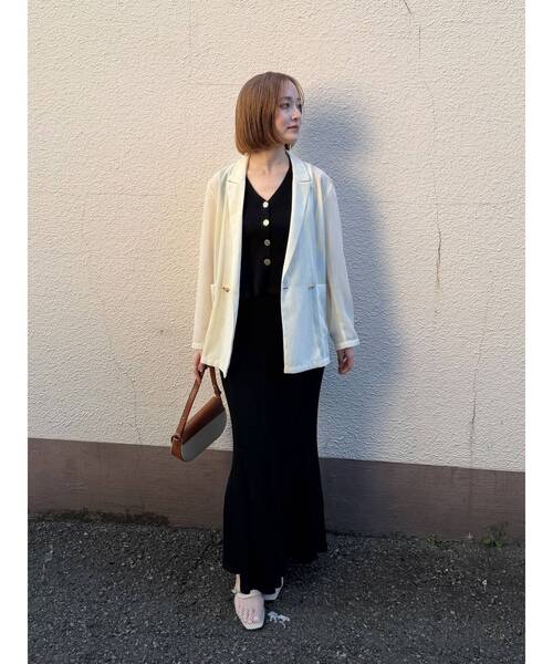 LAGUNAMOON(ラグナムーン)の「ペプラムノースリニットトップス 【夏服】 【セットアップ対応】(ニット/セーター・レディース・ブラック/レッド/ベージュ・FREE)」の4枚目の写真