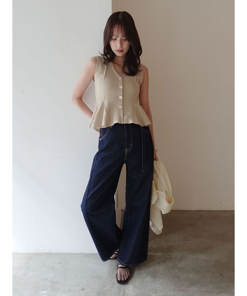 LAGUNAMOON(ラグナムーン)の「ペプラムノースリニットトップス(ニット/セーター・レディース・ブラック/レッド/ベージュ・FREE)」の8枚目の写真