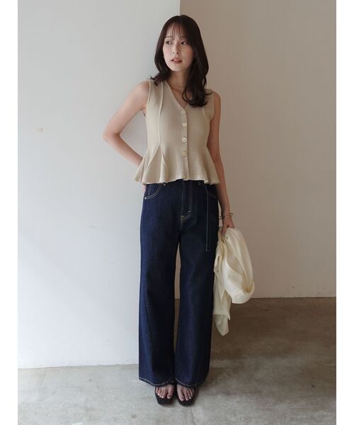 LAGUNAMOON(ラグナムーン)の「ペプラムノースリニットトップス(ニット/セーター・レディース・ブラック/レッド/ベージュ・FREE)」の7枚目の写真