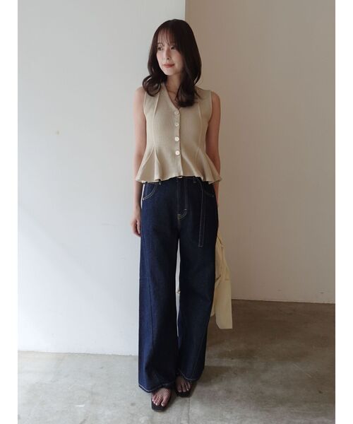 LAGUNAMOON(ラグナムーン)の「ペプラムノースリニットトップス(ニット/セーター・レディース・ブラック/レッド/ベージュ・FREE)」の5枚目の写真