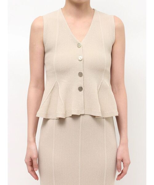 LAGUNAMOON(ラグナムーン)の「ペプラムノースリニットトップス(ニット/セーター・レディース・ブラック/レッド/ベージュ・FREE)」の4枚目の写真