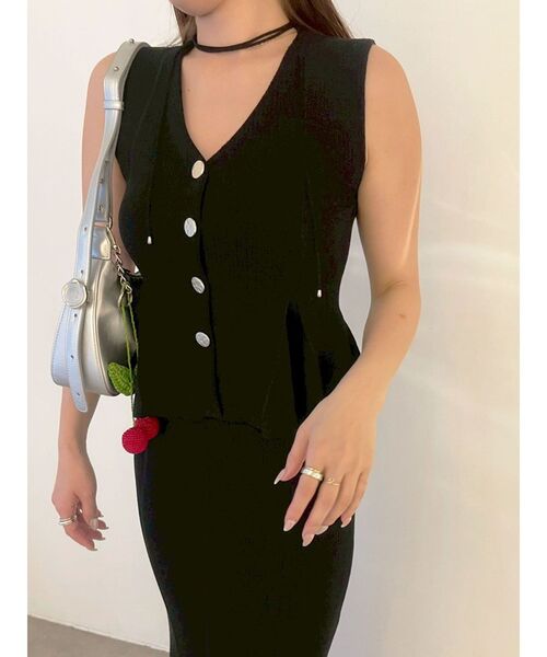 LAGUNAMOON(ラグナムーン)の「ペプラムノースリニットトップス 【夏服】 【セットアップ対応】(ニット/セーター・レディース・ブラック/レッド/ベージュ・FREE)」の20枚目の写真