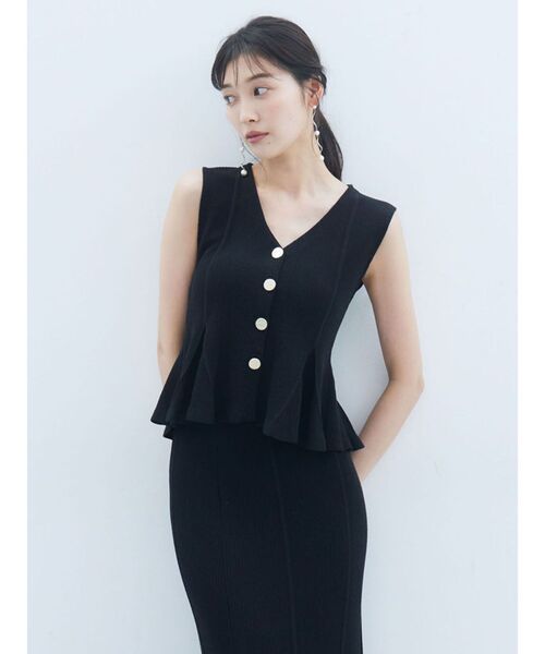 LAGUNAMOON(ラグナムーン)の「ペプラムノースリニットトップス 【夏服】 【セットアップ対応】(ニット/セーター・レディース・ブラック/レッド/ベージュ・FREE)」の2枚目の写真