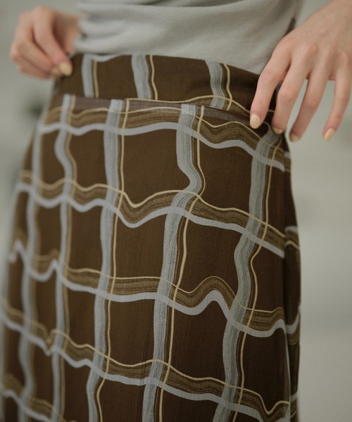 LAULEN（ローレン）の「sheer check long skirt /シアーチェックロングスカート（スカート・レディース・ブラウン・FREE）」の8枚目の写真