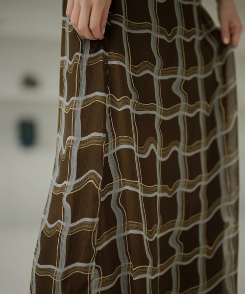 LAULEN（ローレン）の「sheer check long skirt /シアーチェックロングスカート（スカート・レディース・ブラウン・FREE）」の11枚目の写真