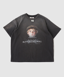 DAIRIKU（ダイリク）の「DAIRIKU / ダイリク "BUTTON EYE DOLL" Sunburn H-S Tag Tee（Tシャツ/カットソー）」