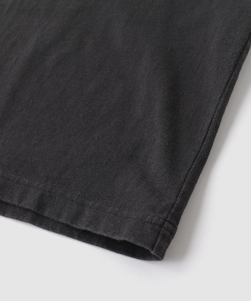 DAIRIKU(ダイリク)の「DAIRIKU / ダイリク "BUTTON EYE DOLL" Sunburn H-S Tag Tee(Tシャツ/カットソー・メンズ・ブラック系その他・SMALL/LARGE/MEDIUM)」の4枚目の写真