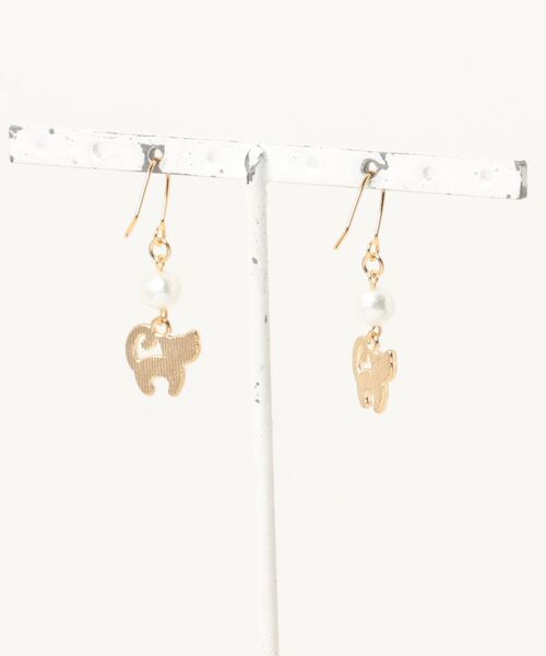 tone(トーン)の「【MUURABBTI】黒猫とコットンパールのピアス(MA)(ピアス(両耳用)・レディース・ゴールド・FREE)」の2枚目の写真