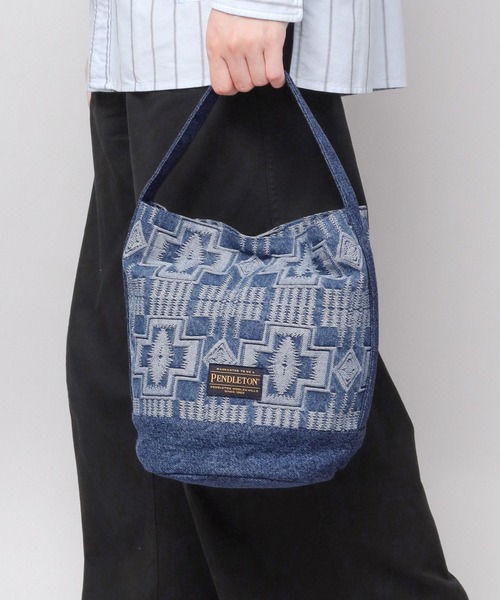A.M.S.(エーエムエス)の「ネイティブ柄 ジャガード織りデニム バケツ型 ミニトートバッグ HARDING(ハーディング)柄(ハンドバッグ・レディース・ブラック/ブルー・FREE)」の2枚目の写真