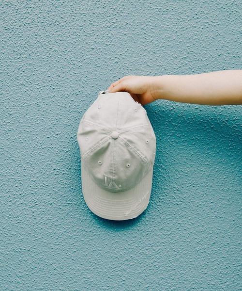 LEPSIM(レプシィム)の「【NEW ERA】ダメージ加工キャップ 617004(キャップ・レディース・アイボリー/ネイビー・ONE SIZE)」の2枚目の写真