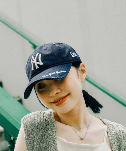 LEPSIM(レプシィム)の「【NEW ERA】ダメージ加工キャップ 617004(キャップ・レディース・アイボリー/ネイビー・ONE SIZE)」の3枚目の写真