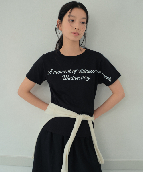 WEDNESDAYOASISFORWOMEN(ウェンズデー オアシス フォー ウーマン)の「ノートレタリングセミクロップ半袖Tシャツ_BLACK(W26TP21)(Tシャツ/カットソー・レディース・ブラック・FREE)」の4枚目の写真